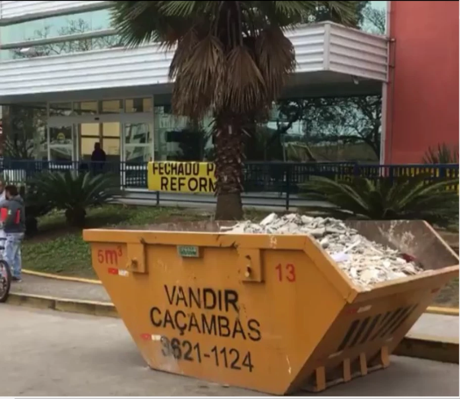 Foto 1:  — Vandir Caçambas
